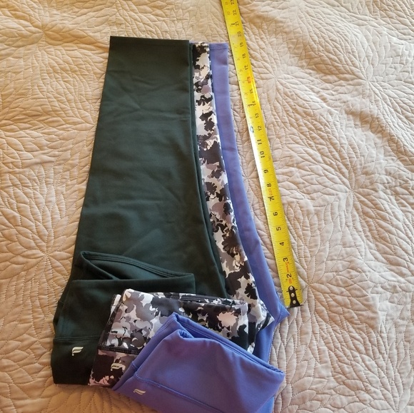 Fabletics Bundle Size Large - Picture 8 of 8